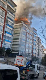 Ankara'da 7 katlı binanın teras katında yangın