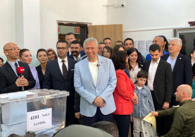 Ankara'da CHP'li Yavaş başkan seçildi; CHP 16, AK Parti 8, 1 ilçeyi bağımsız aday kazandı