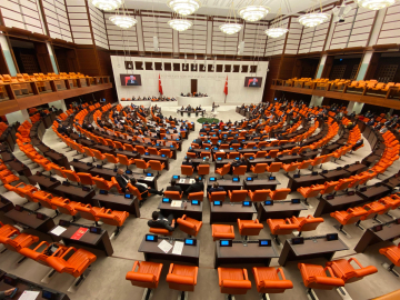 Genel Kurul'da; Türk-İsrail çifte vatandaşı olup soykırım suçuna iştirak edenlerin vatandaşlıktan çıkarılması teklifi gündeme alındı