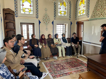 Fransız ve Türk öğrenciler Süleymaniye Camii'ni ziyaret etti