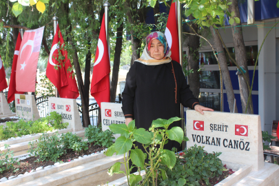 15 Temmuz şehidi oğlunu doğum gününde mezarında andı