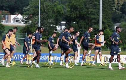 Fenerbahçe, hazırlıklarını akşam saatlerinde yaptığı antrenmanla sürdürdü