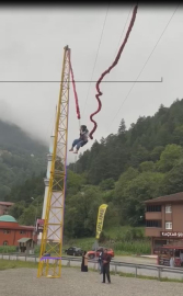 Uzungöl’de ‘insan sapanı’ halatı koptu; Semanur havada asılı kaldı