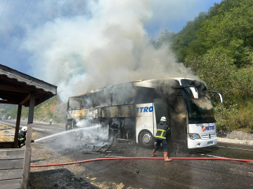 Kastamonu'da yolcu otobüsü yandı