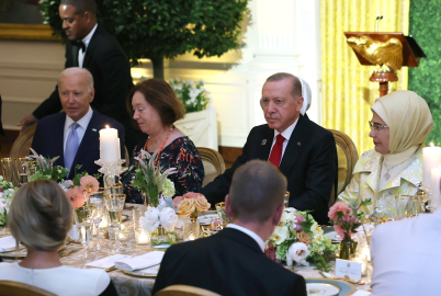 Cumhurbaşkanı Erdoğan ve Eşi Emine Erdoğan, NATO Zirvesi'nde akşam yemeğine katıldı