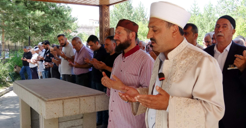 Haniye için Erzurum'da gıyabi cenaze namazı kılındı