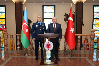 ANKARA Bakan Güler, Azerbaycan Hava Kuvvetleri Komutanı Vekili İslamzade’yi kabul etti (VİDEO EKLENDİ)