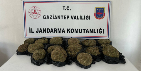 Gaziantep’te, 18,5 kilo skunk ile yakalanan 2 şüpheli tutuklandı