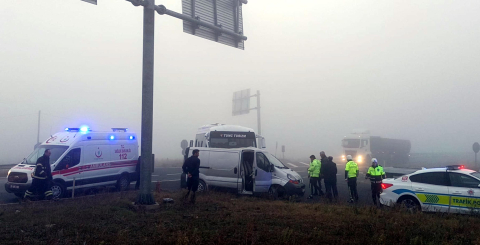 Tekirdağ’da midibüs ile minibüs çarpıştı; 4 yaralı