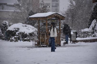 Sivas'ta 645 yerleşim yeri ulaşıma kapalı