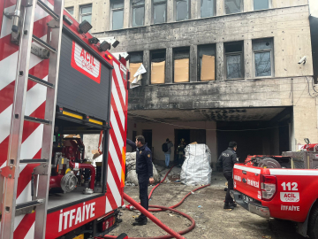 Ankara'da 4 katlı atık deposunda çıkan yangın söndürüldü