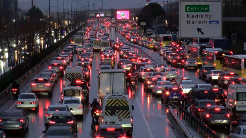 İstanbul - İstanbul’da tarafik yoğunluğu trafik yoğunluğu-2 / Ek görüntü