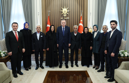 Cumhurbaşkanı Erdoğan, PKK'lı teröristlerce katledilen Aykut ve Boz ailelerinin yakınlarıyla görüştü